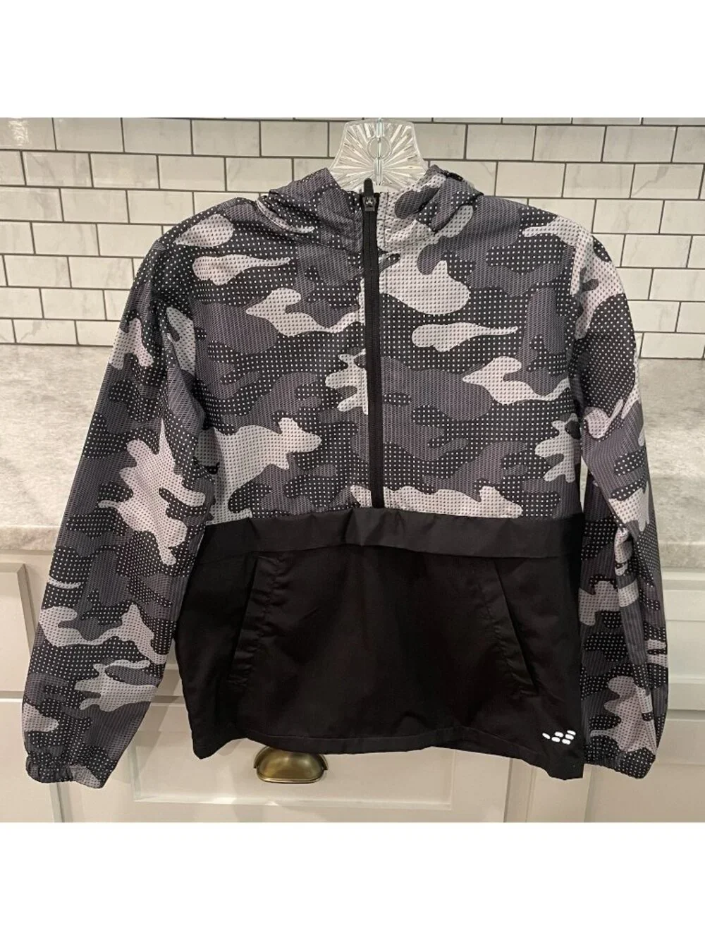 New BCG Jacket Boys Medium 10/12 Black‎ Gray Camo Windbreaker Hoodie